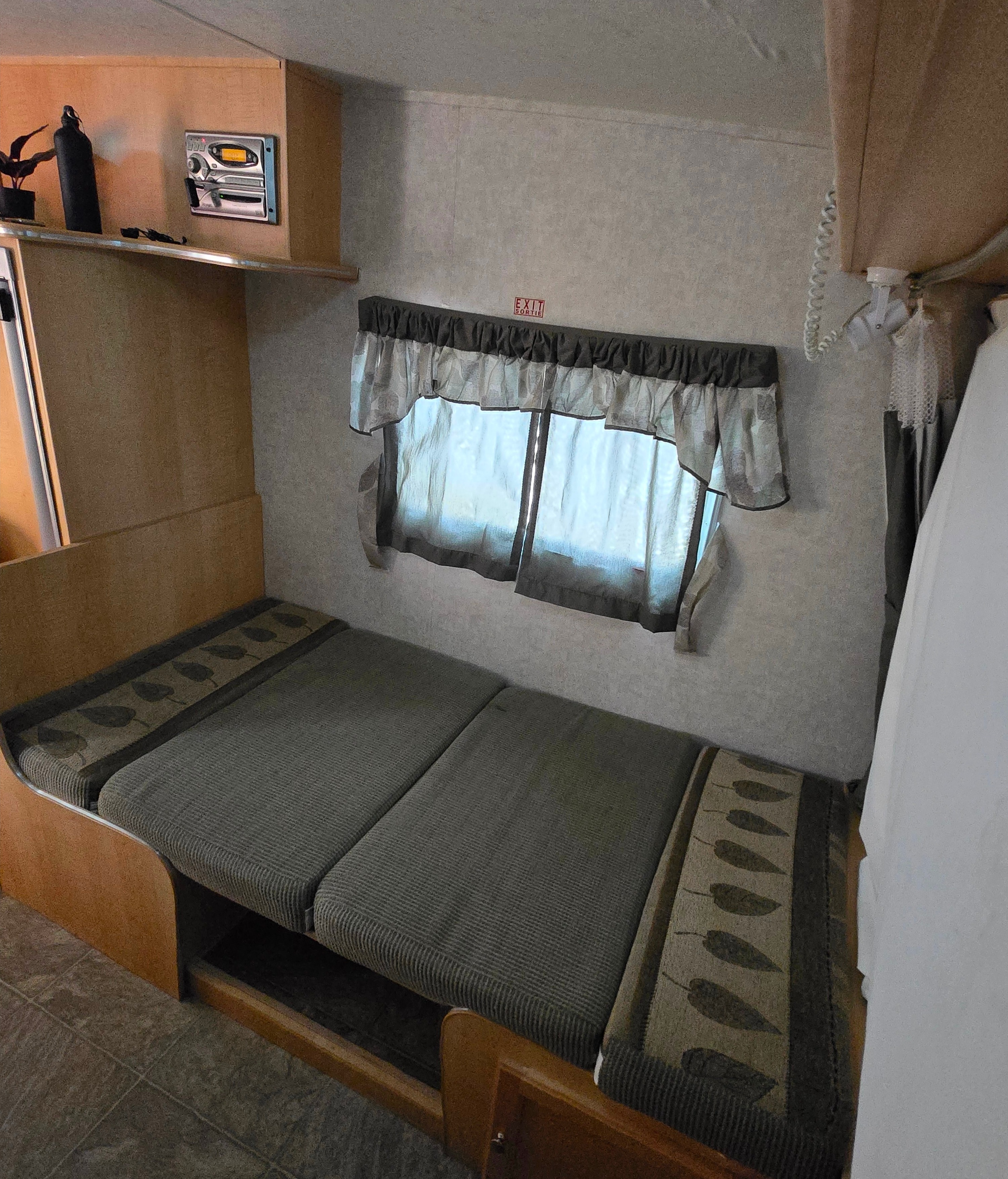 Trail Lite Bantam F18 Flier Travel  hybridTrailer