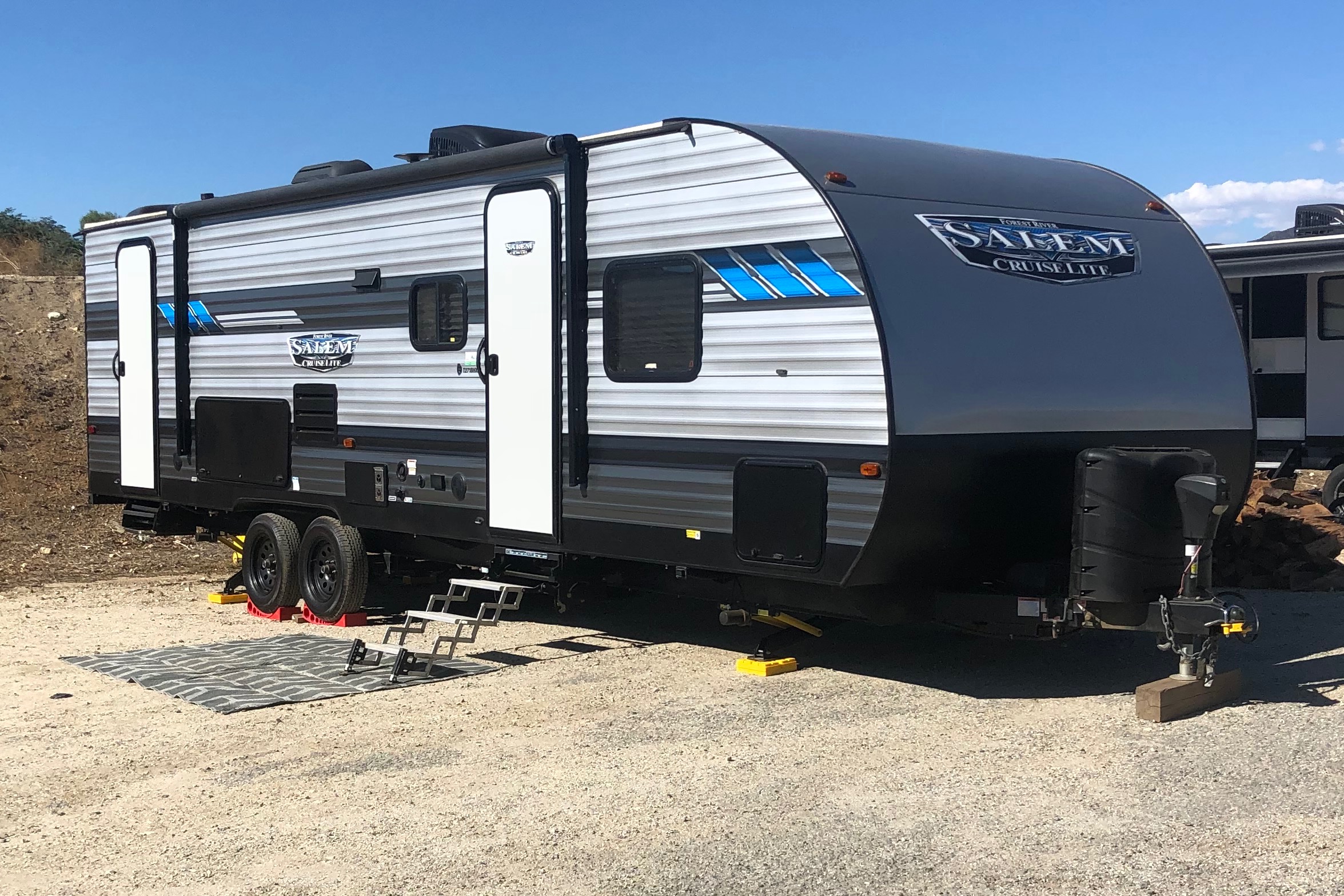 5 Bed Trailer - 32’  - Delivery Only👉🏻 Anywhere you want to go!
