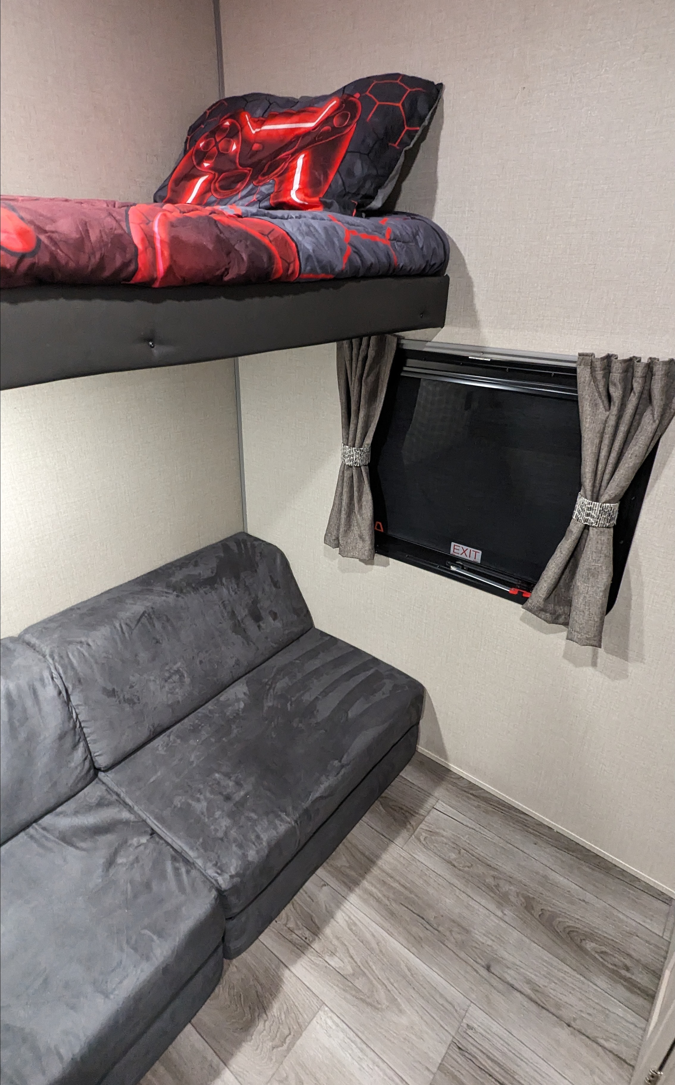 Cozy Coachmen legacy Travel Trailer
