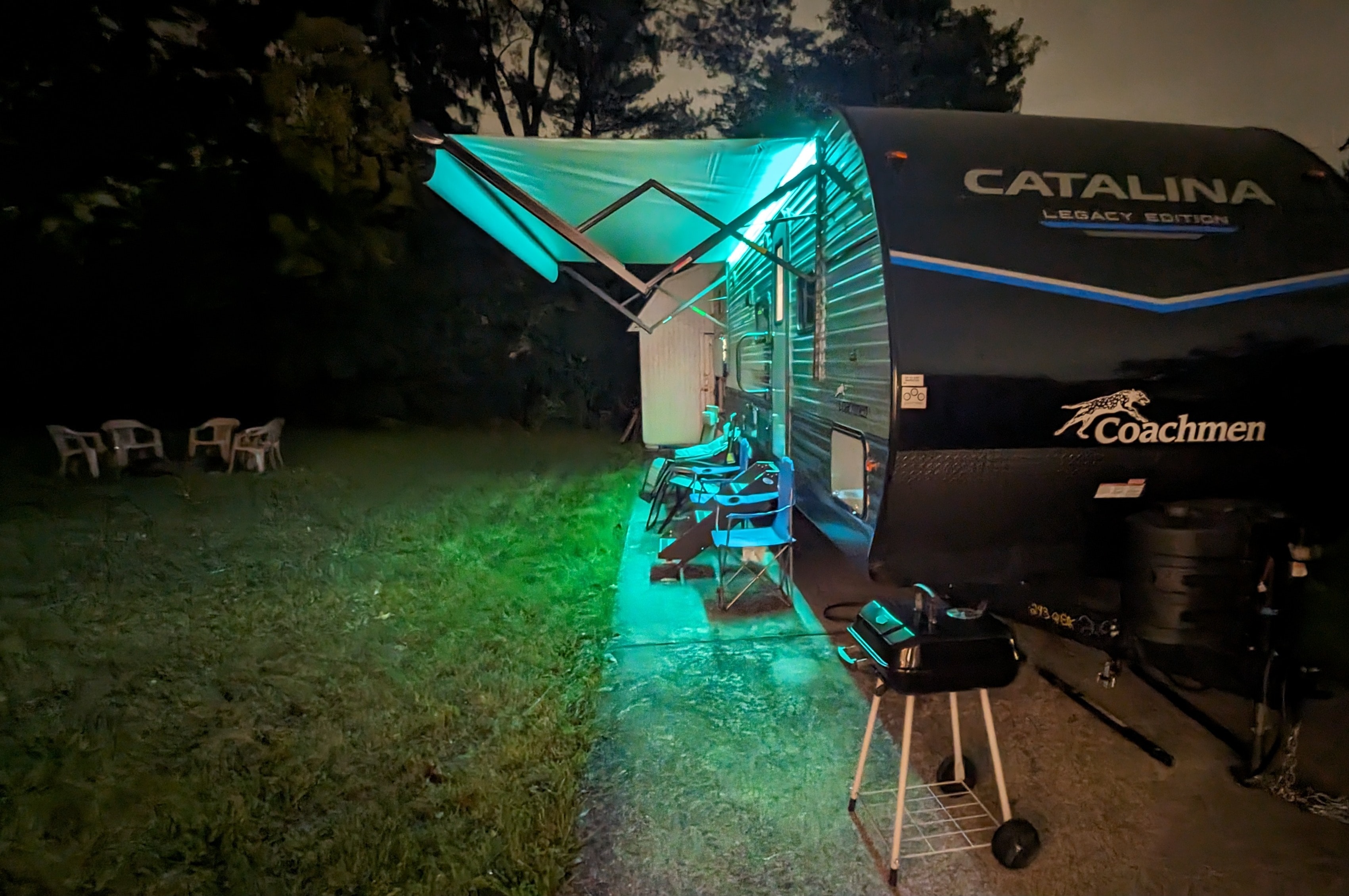 Cozy Coachmen legacy Travel Trailer