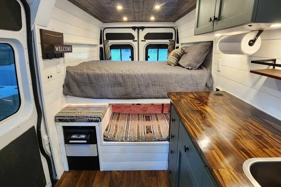 Betty White - HAS AC! - Campervan Sleeper - ProMaster Dodge '14