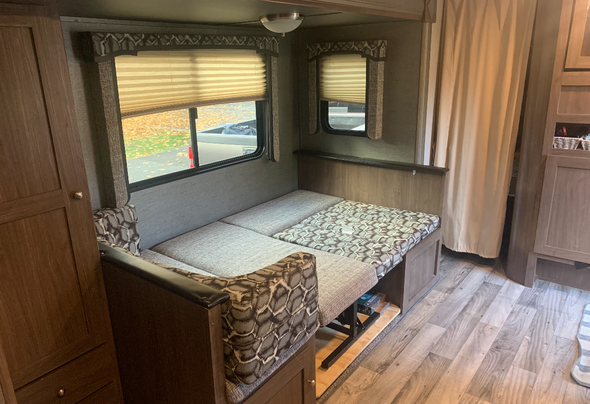 Venoms Keystone 24bhs Travel Trailer