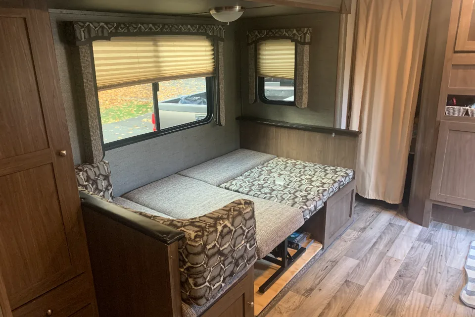 Venoms Keystone 24bhs Travel Trailer