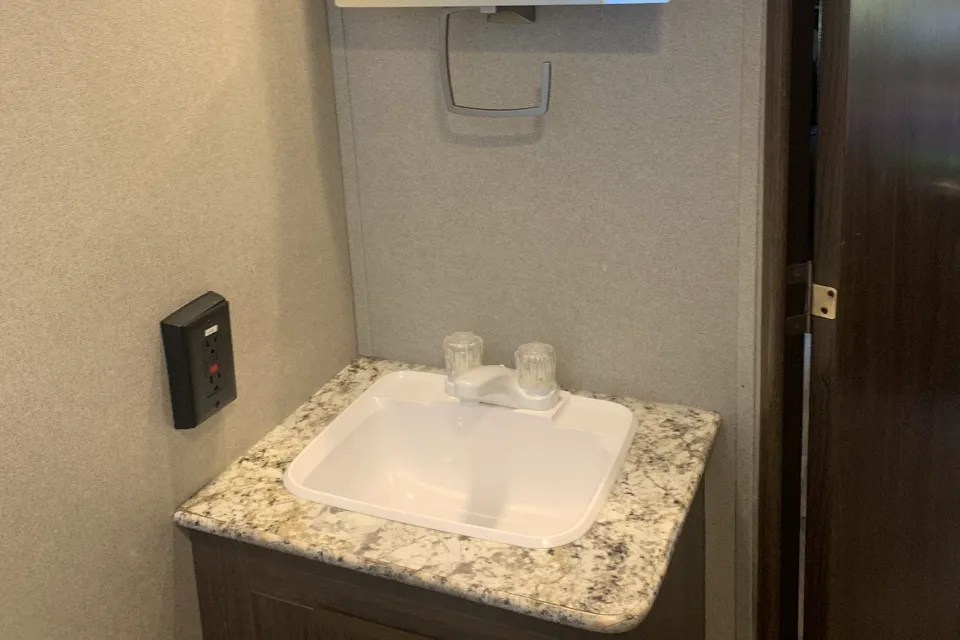 Venoms Keystone 24bhs Travel Trailer