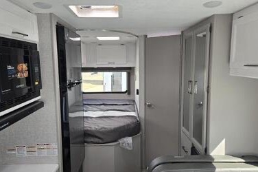 Monique Thor Motor Coach Échelon LC 21 Classe C