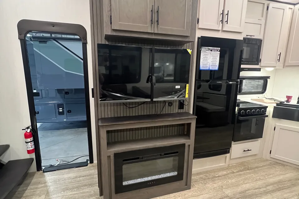 Andrew's Forest River Artic Wolf Fifth Wheel Sleeps 10