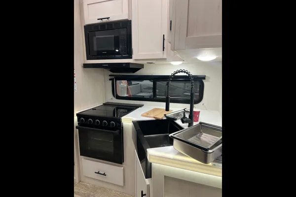 Andrew's Forest River Artic Wolf Fifth Wheel Sleeps 10