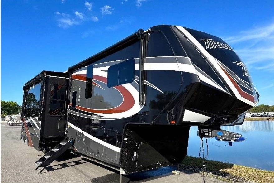 James's Grand Design Momentum Fifth Wheel