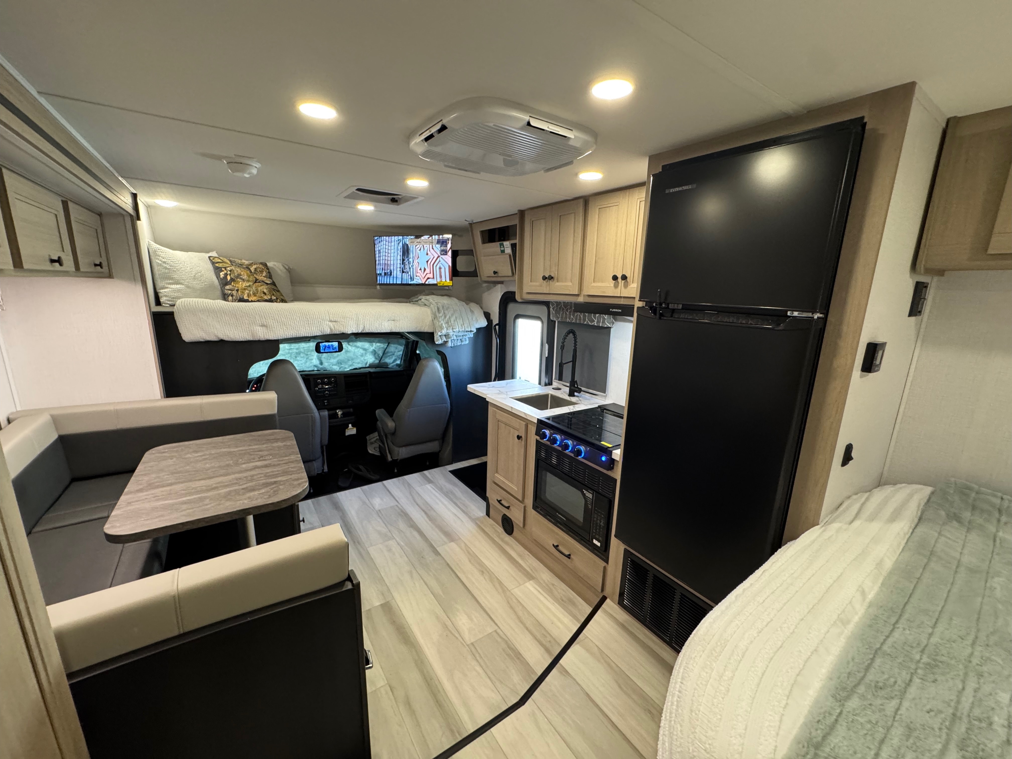 ✨Brand New 2026 ✨The Easy Escape – Sunseeker 🚐🌄🌲