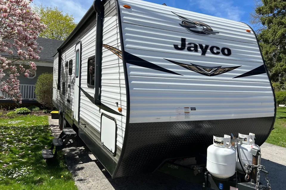 Need Space? Sleeps up to 9 and an outdoor kitchen!