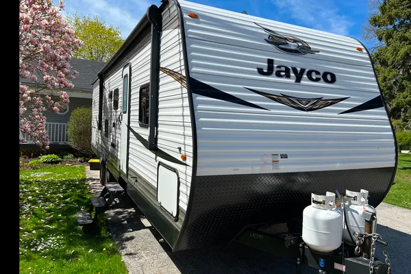 Need Space? Sleeps up to 9 and an outdoor kitchen!