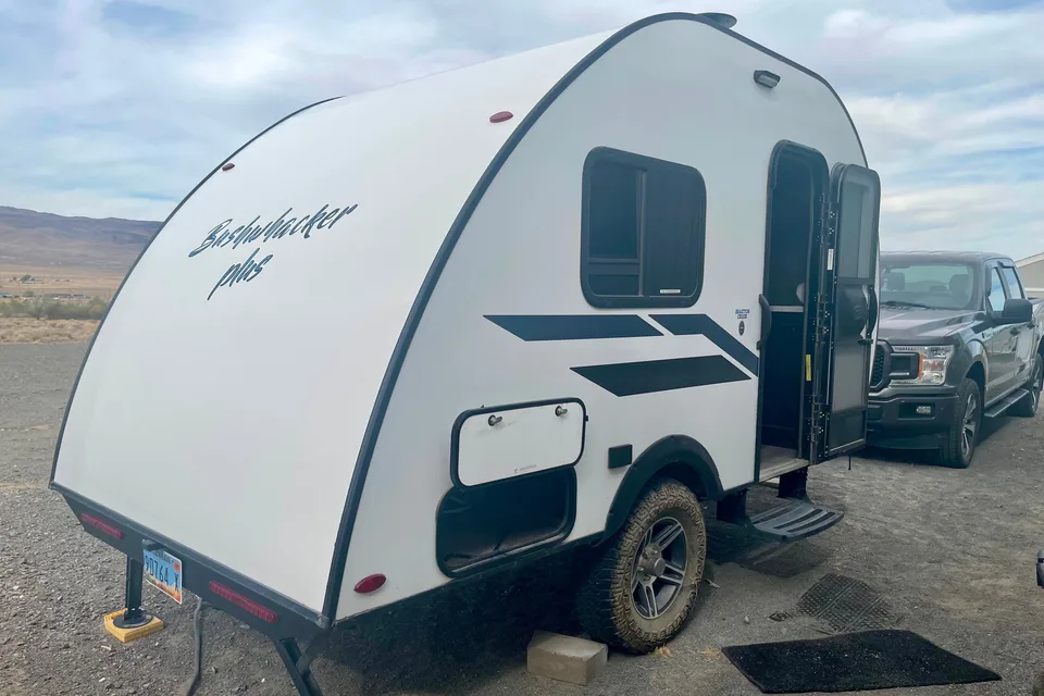 Bro’s Braxton Creek Bushwhacker Plus Travel Trailer