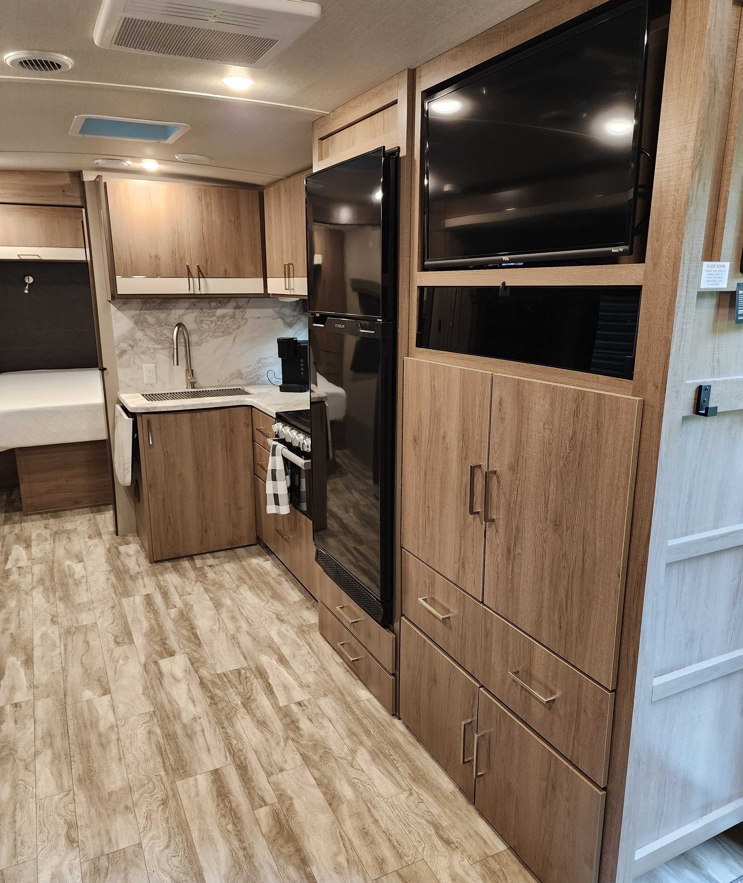 Ian's Grand Design 2800BH Luxury Glamper
