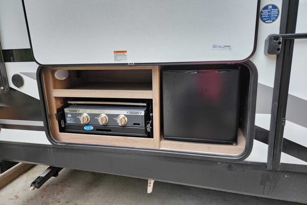 Ian's Grand Design 2800BH Luxury Glamper