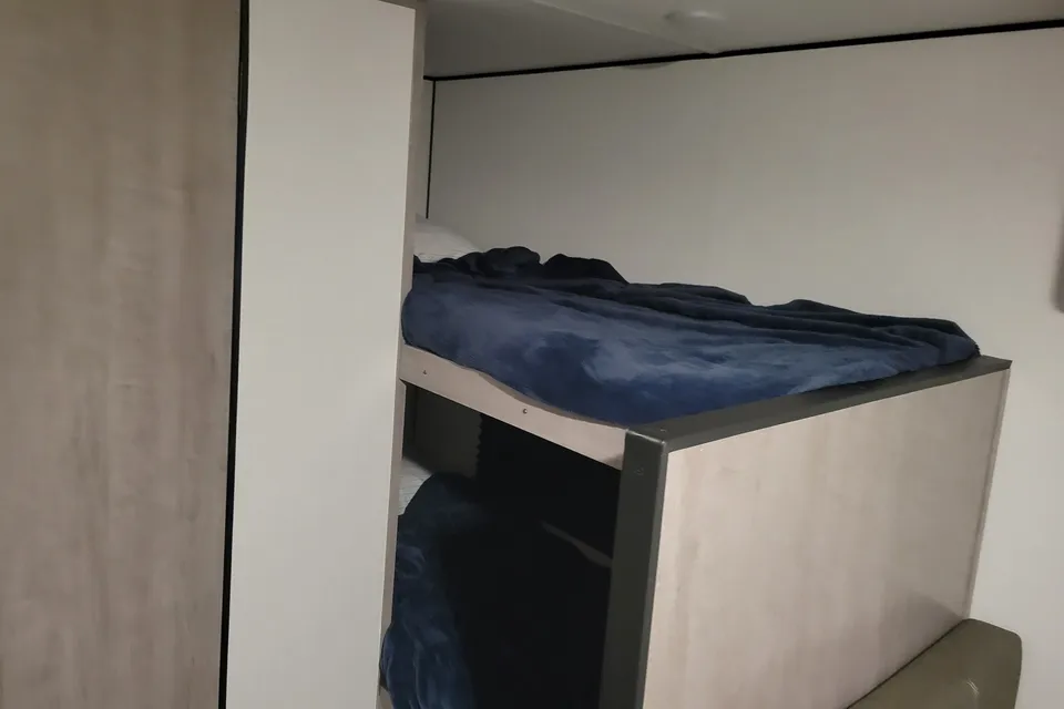 Elite trailers LLC