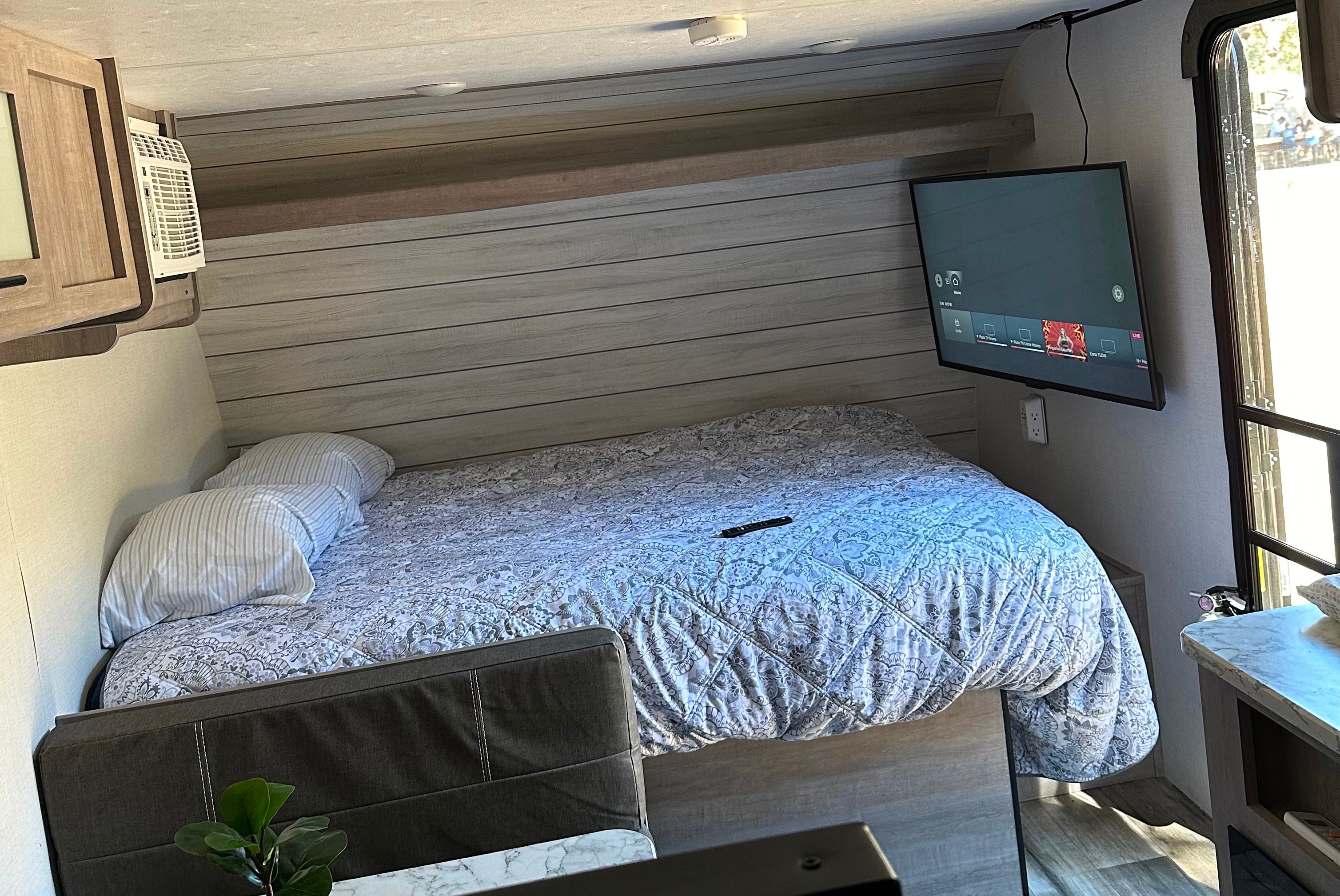 Elite trailers LLC