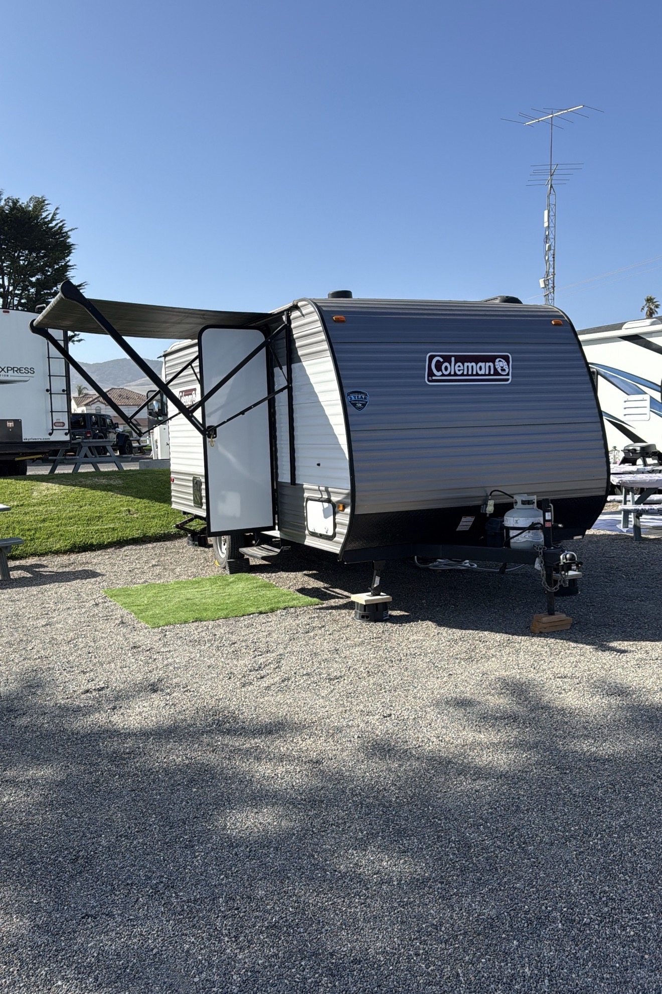 Elite trailers LLC