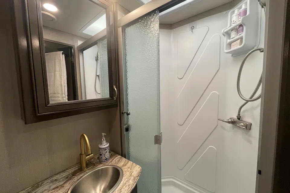 Marc's Holiday Rambler Admiral 29M Class A