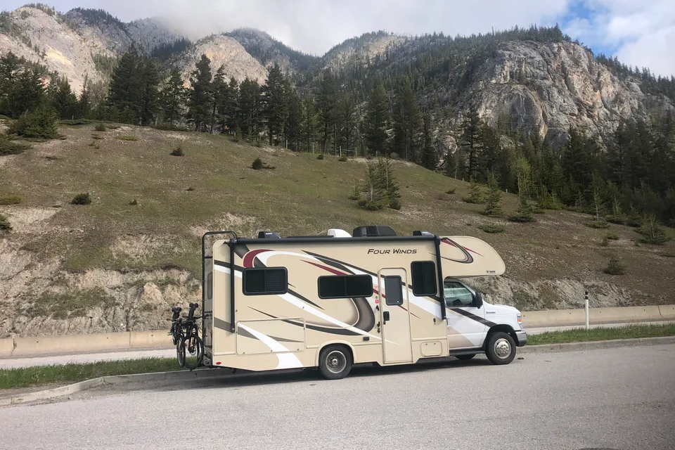 2019 Class C Motorhome with Solar Panels