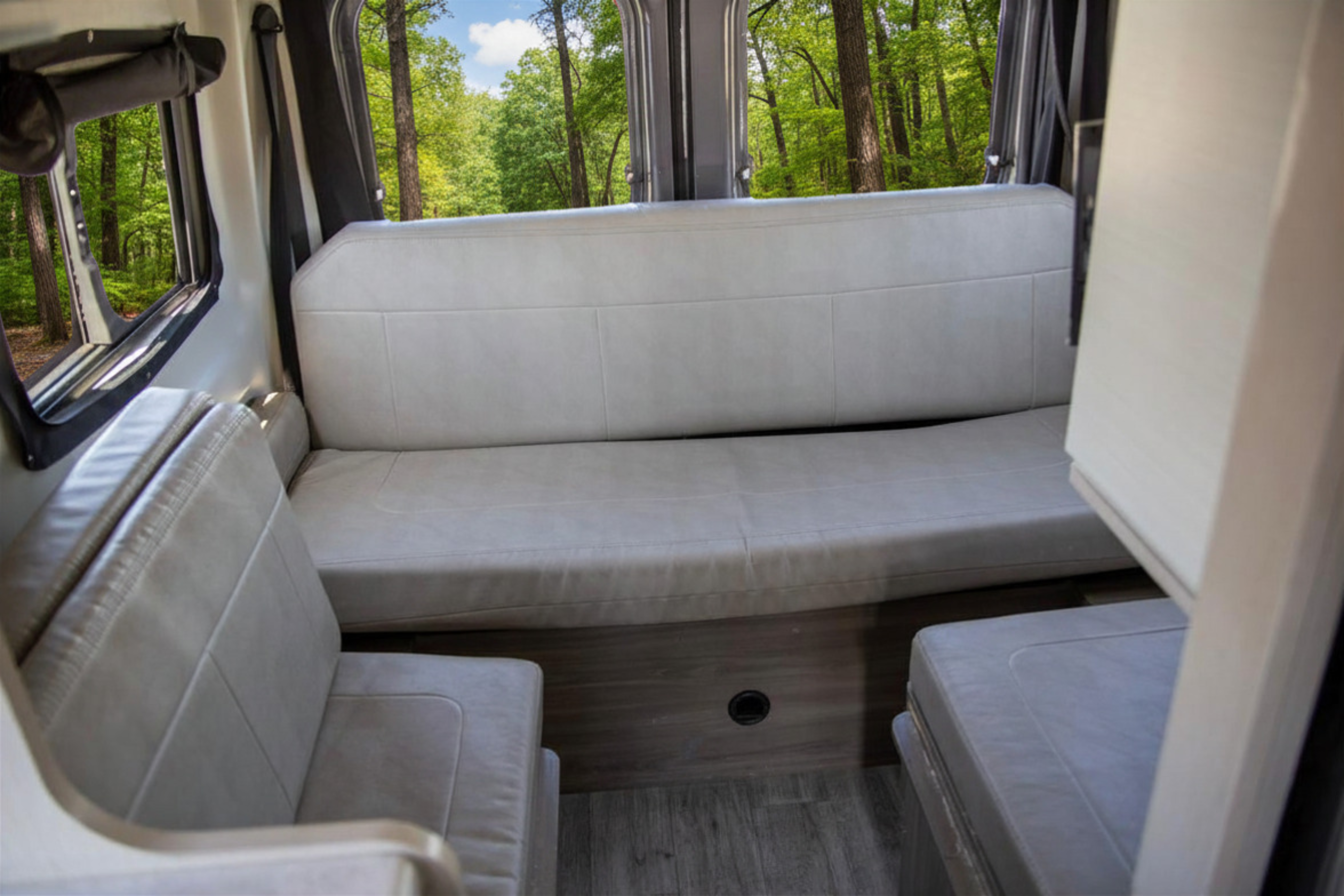 B01 - Thor Twist Van - The RV Rental Factory