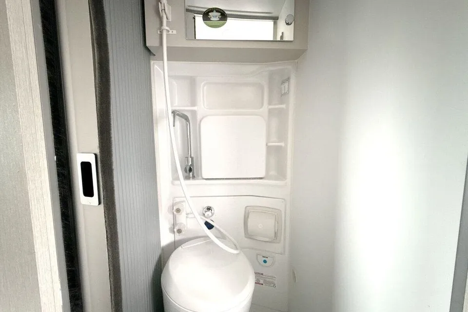 B01 - Thor Twist Van - The RV Rental Factory