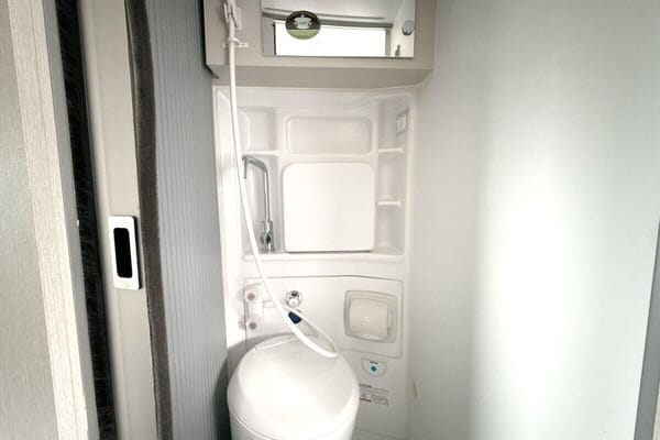 B01 - Thor Twist Van - The RV Rental Factory