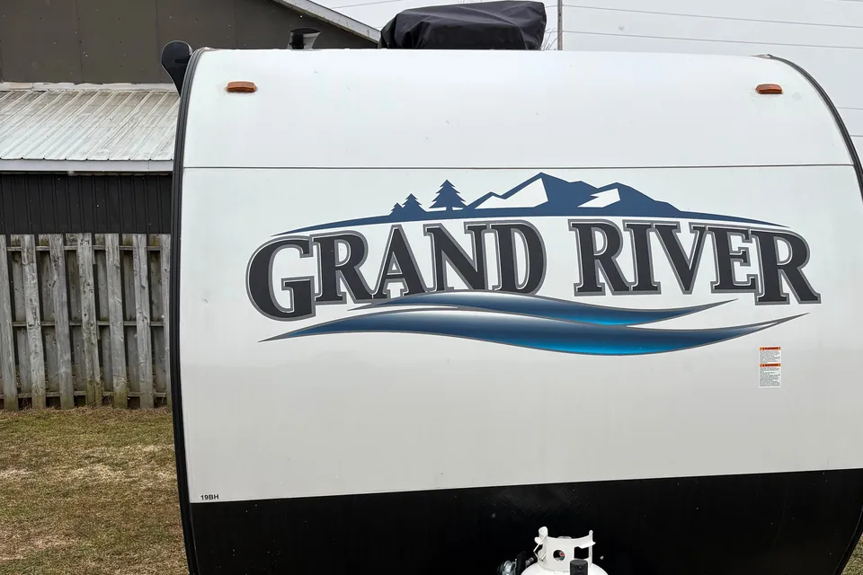 The Fallis’ Grand River 19BH Travel Trailer
