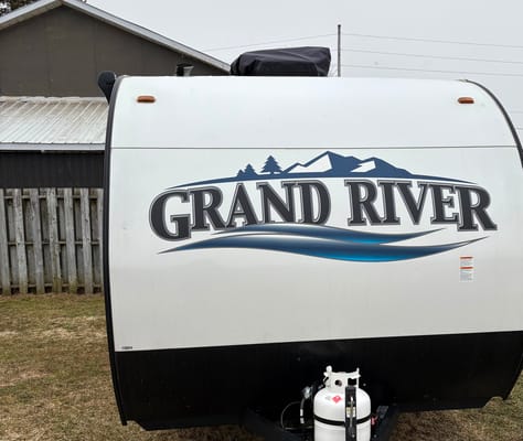 The Fallis’ Grand River 19BH Travel Trailer