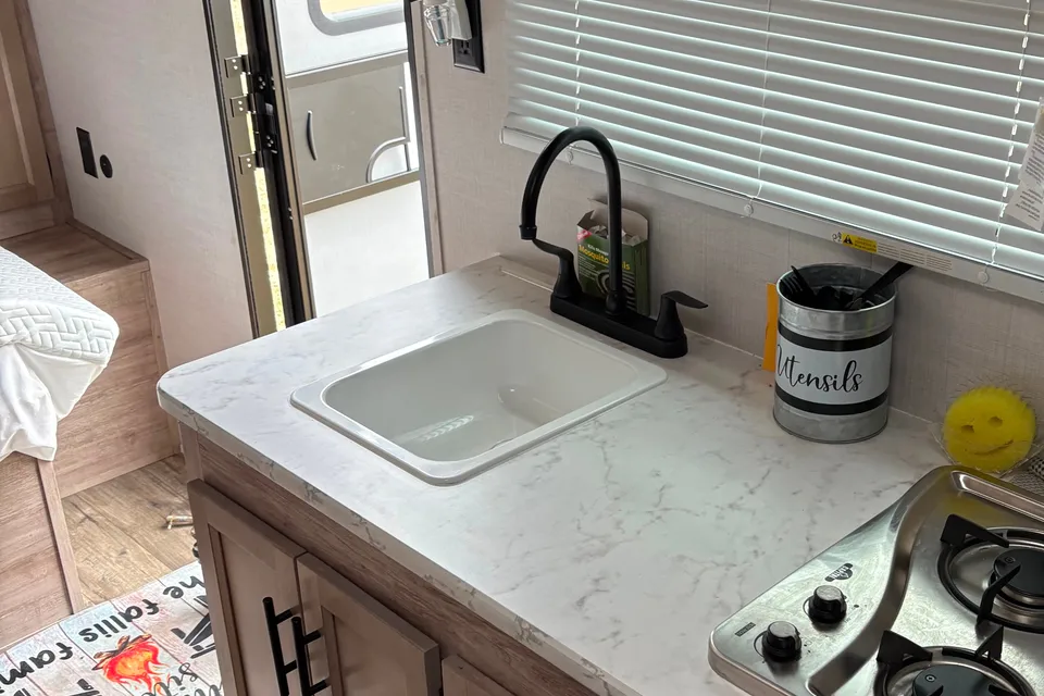 The Fallis’ Grand River 19BH Travel Trailer