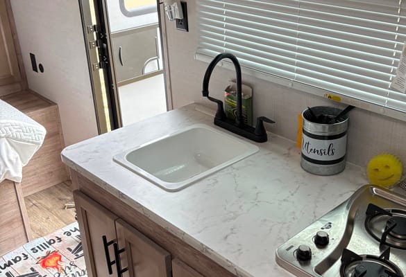 The Fallis’ Grand River 19BH Travel Trailer