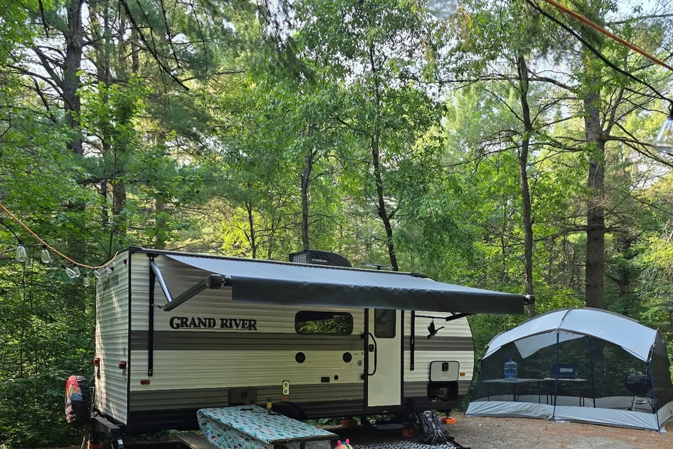 The Fallis’ Grand River 19BH Travel Trailer