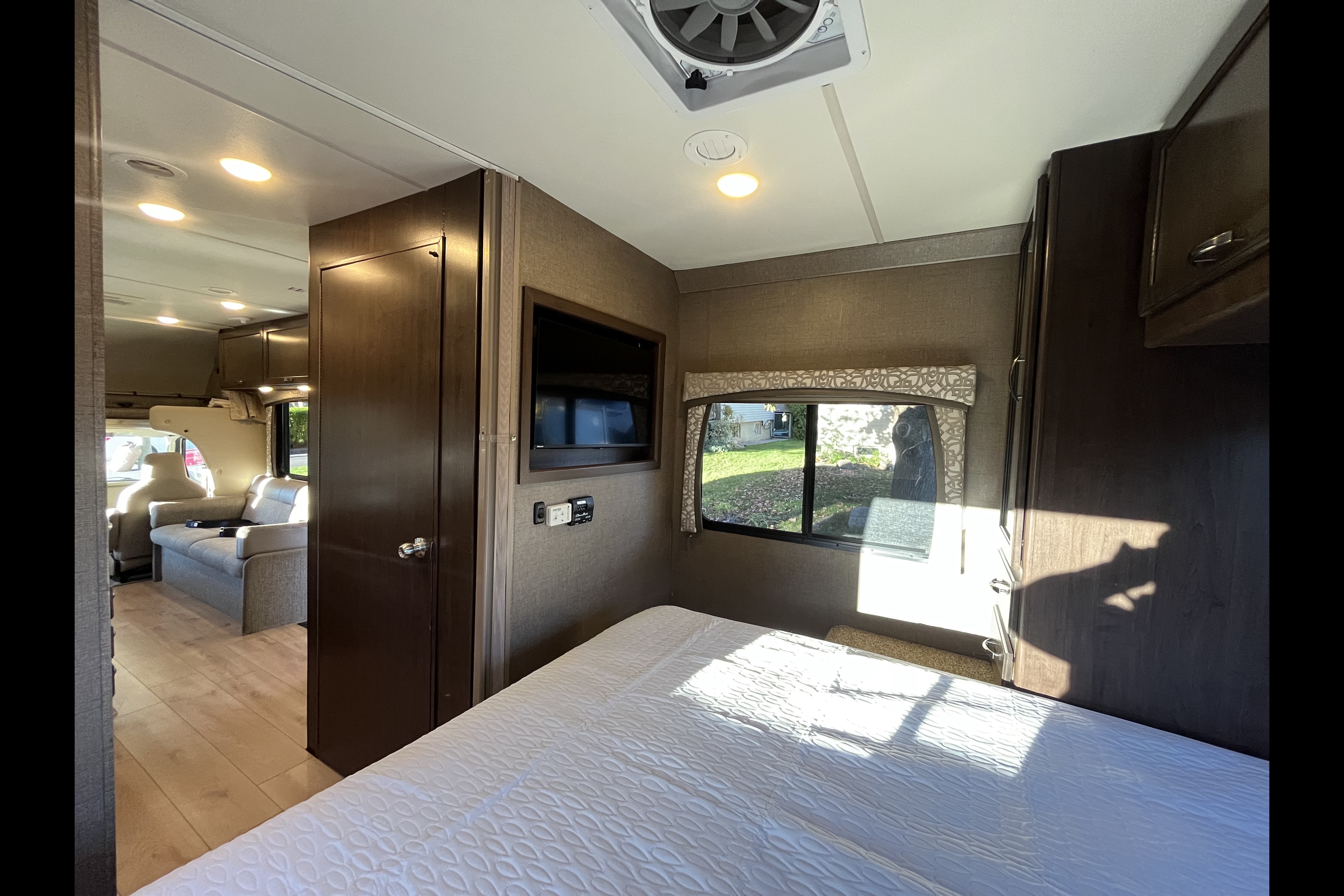 Liuliu's Thor Motor Coach Chateau Class C