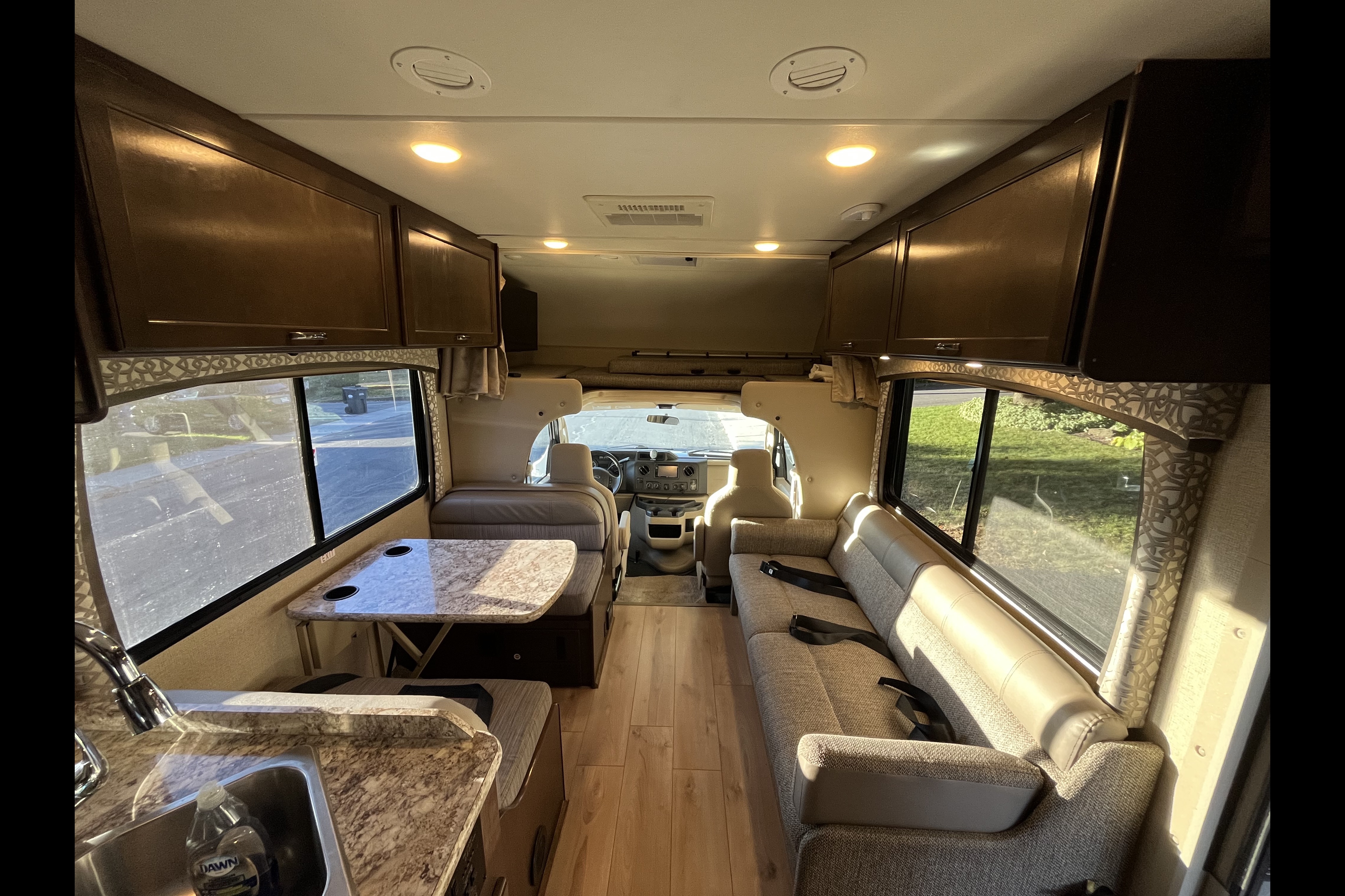 Liuliu's Thor Motor Coach Chateau Class C