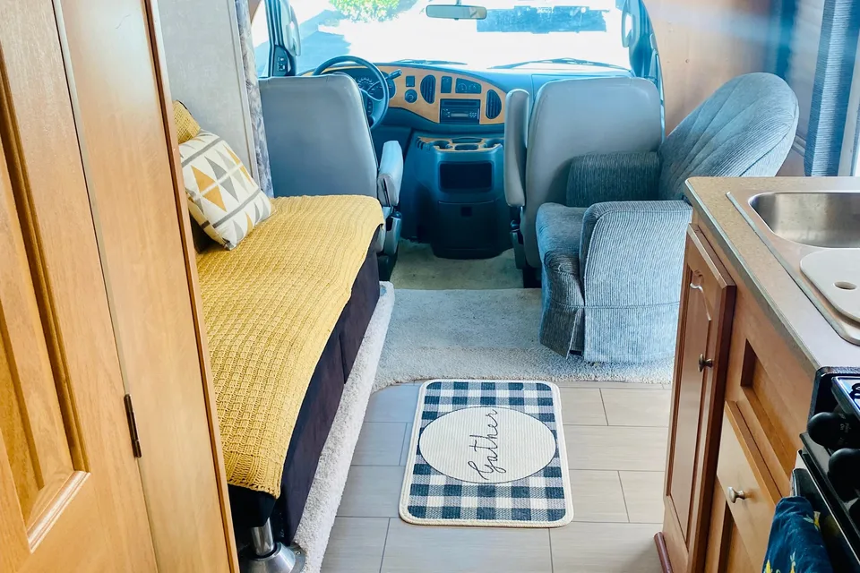 THE FORESTER 2006 Forest River Class C RV
