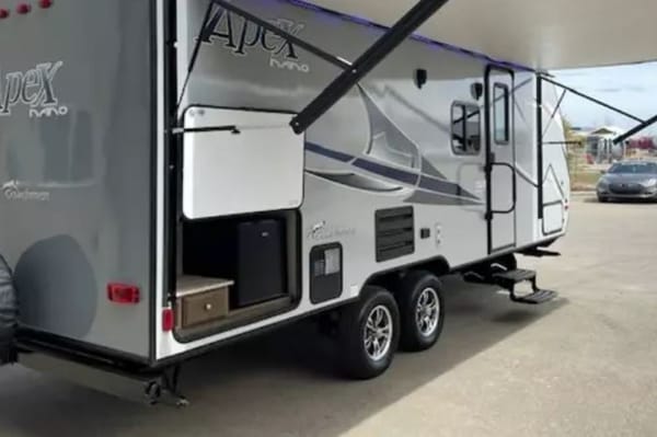 Davin's Halfton Towable APEX NANO 208BHS Travel Trailer