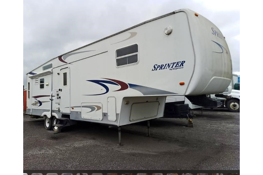 JOE's Keystone 2004 keystone sprinter Fifth Wheel