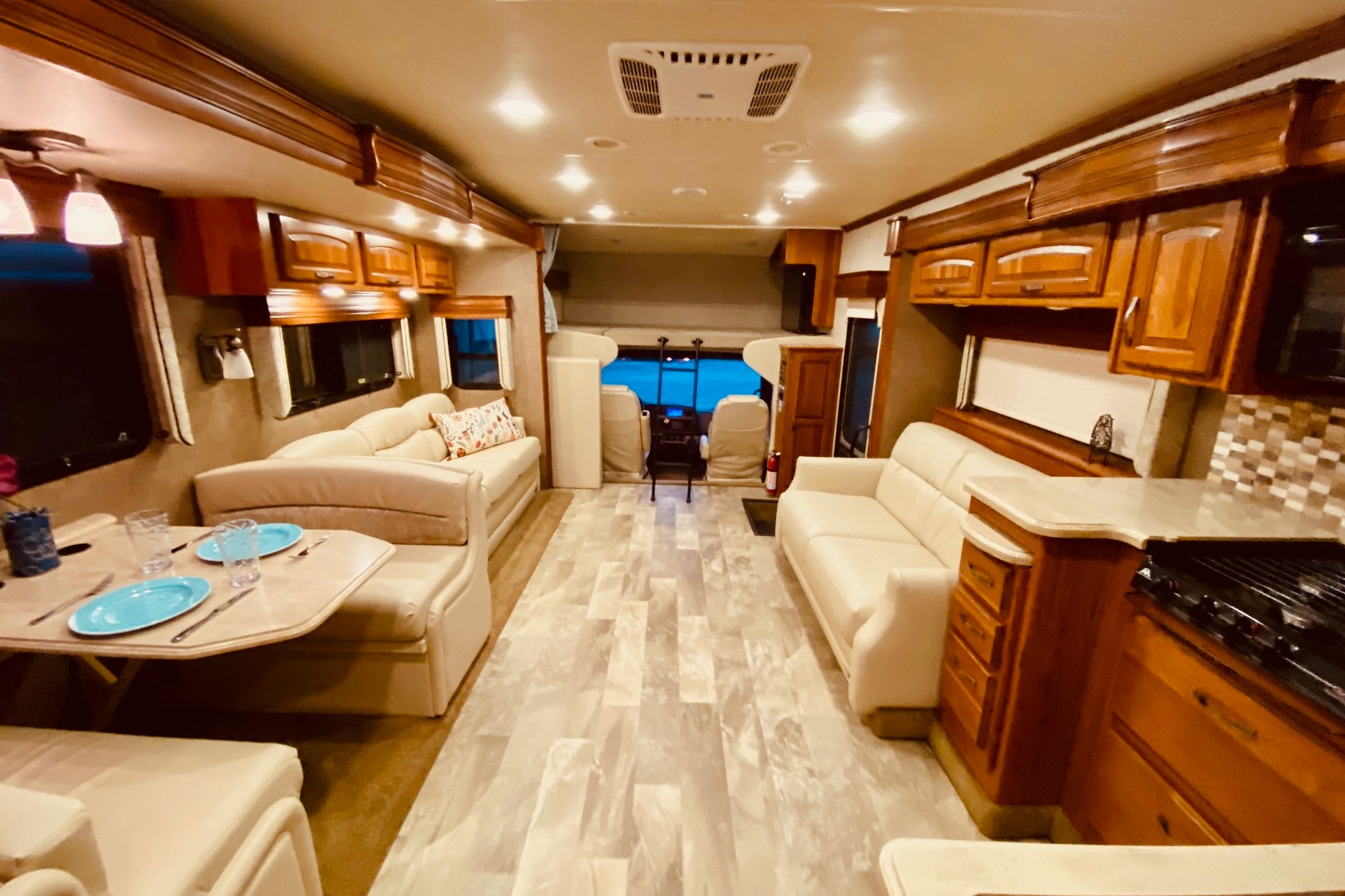 C17 JAYCO SENECA SUPER C DIESEL SLEEPS 10 LUXURY 3 SLIDEOUT ROOMS WIFI WOW!