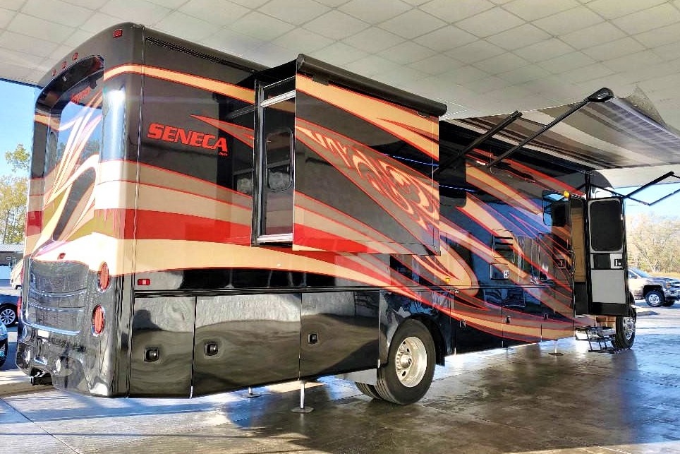 C17 JAYCO SENECA SUPER C DIESEL SLEEPS 10 LUXURY 3 SLIDEOUT ROOMS WIFI WOW!