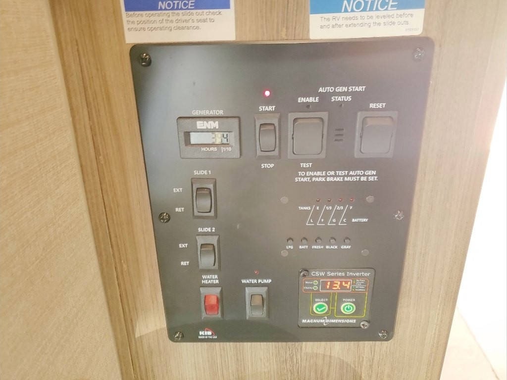 C17 JAYCO SENECA SUPER C DIESEL SLEEPS 10 LUXURY 3 SLIDEOUT ROOMS WIFI WOW!