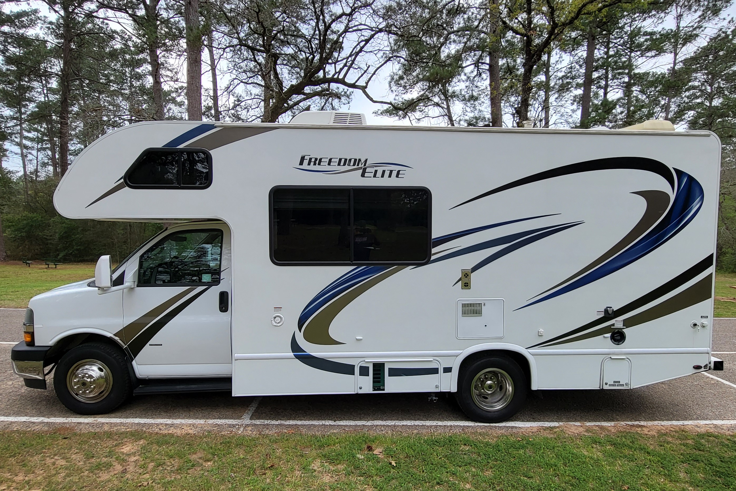 RV Trippin - "Penny" - Thor Freedom Elite