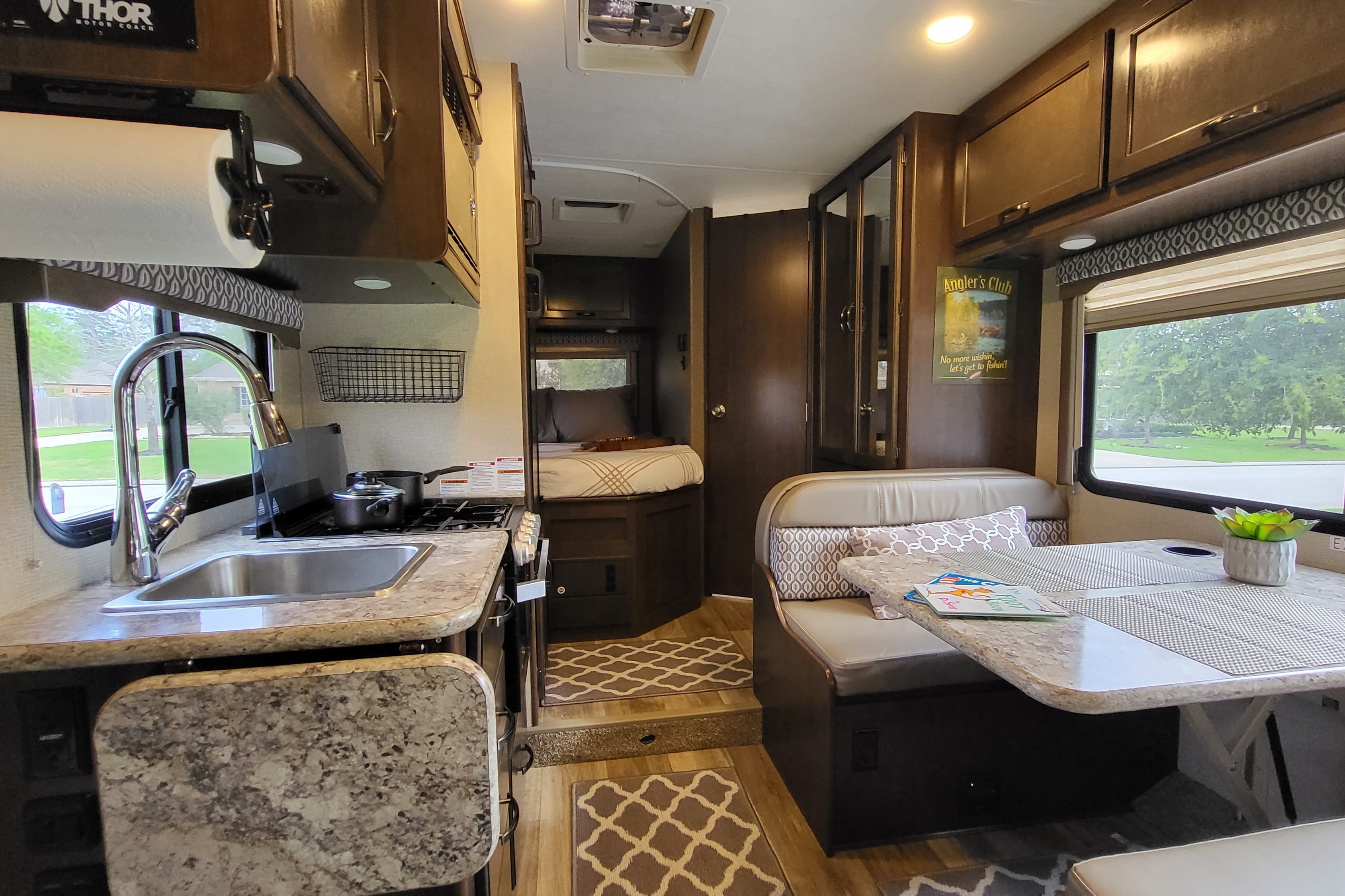 RV Trippin - "Penny" - Thor Freedom Elite