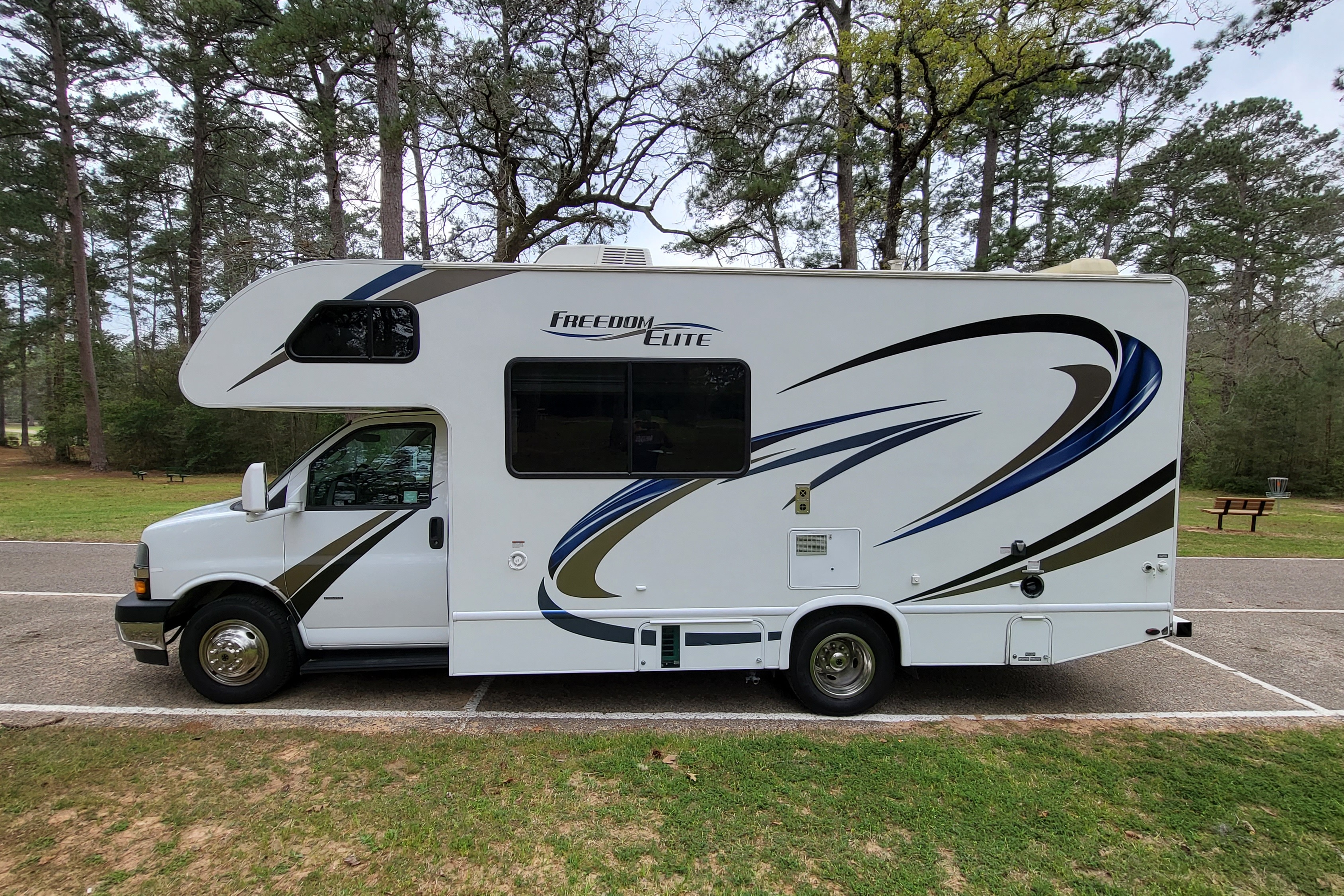 RV Trippin - "Penny" - Thor Freedom Elite