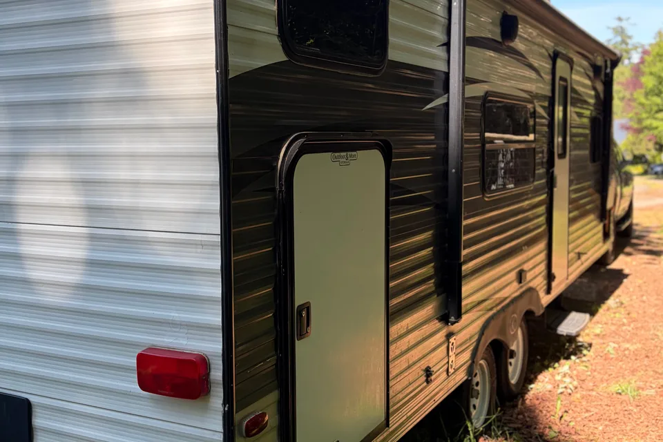 Jessica's 26’ Springdale Travel Trailer with double bunker