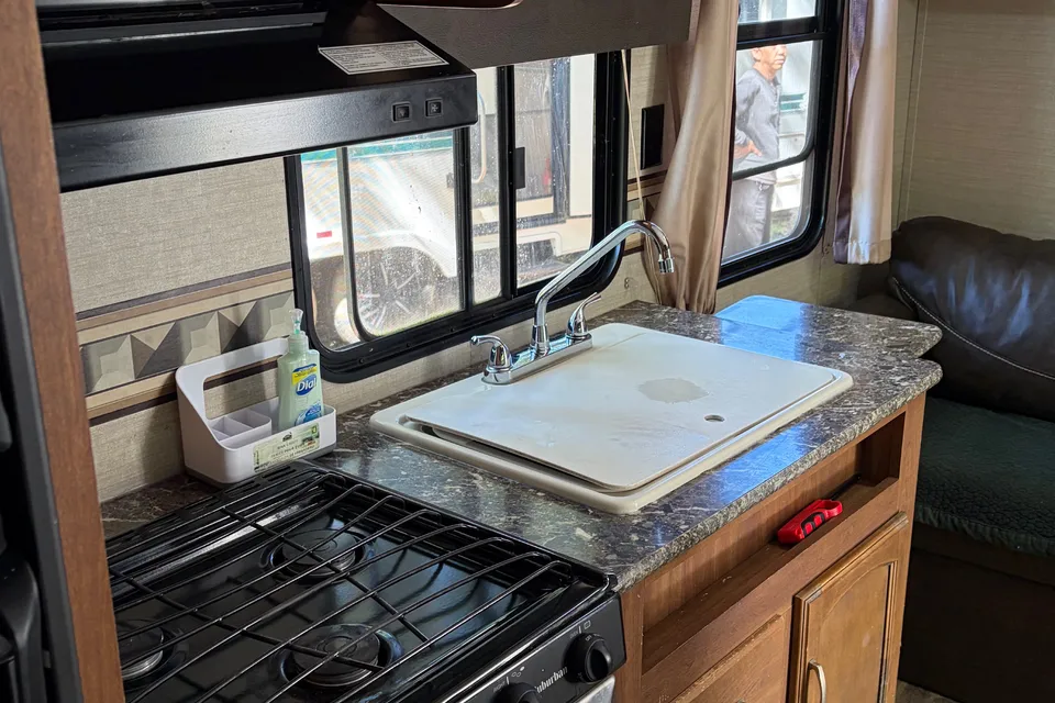 Jessica's 26’ Springdale Travel Trailer with double bunker