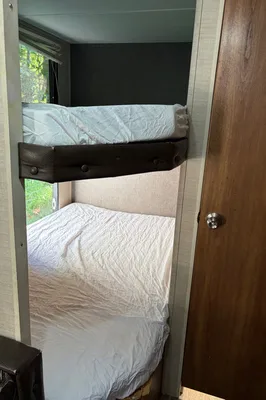 Jessica's 26’ Springdale Travel Trailer with double bunker