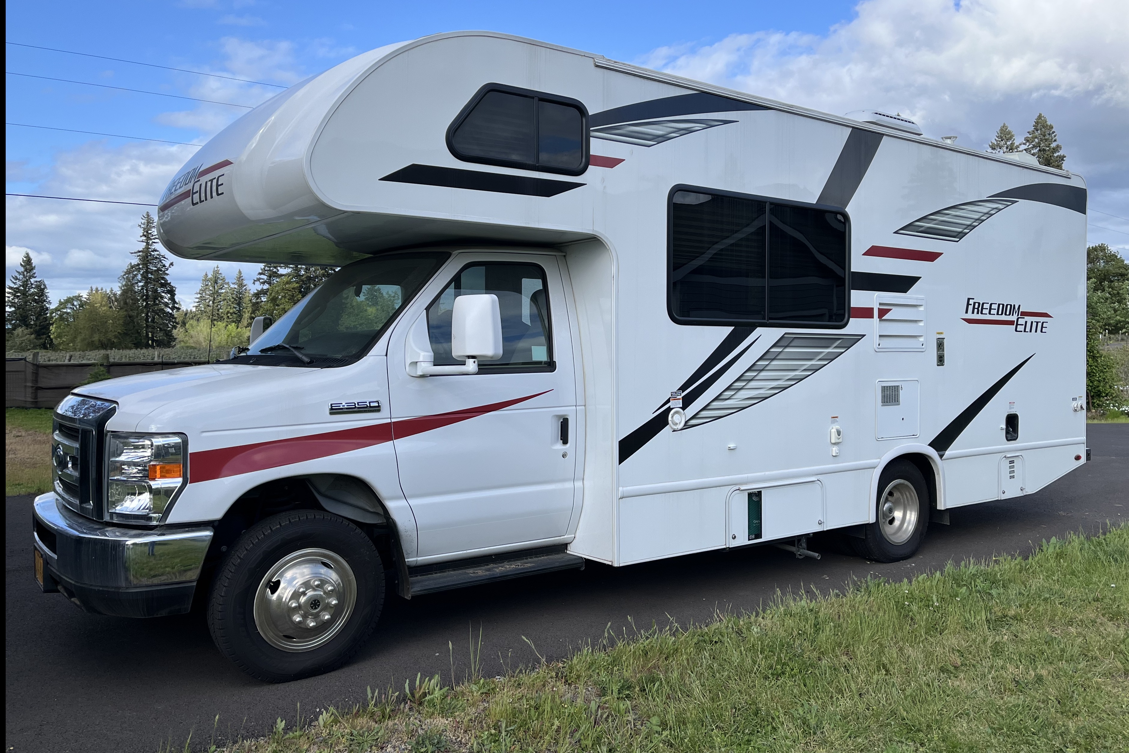"Bunny," a 2020 Thor Motor Coach Freedom Elite C, SUPER CLEAN!!
