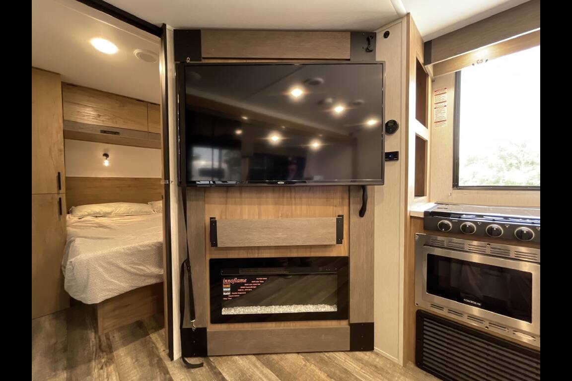 2025 Campsite Reserve Forest River 23lmr Travel Trailer