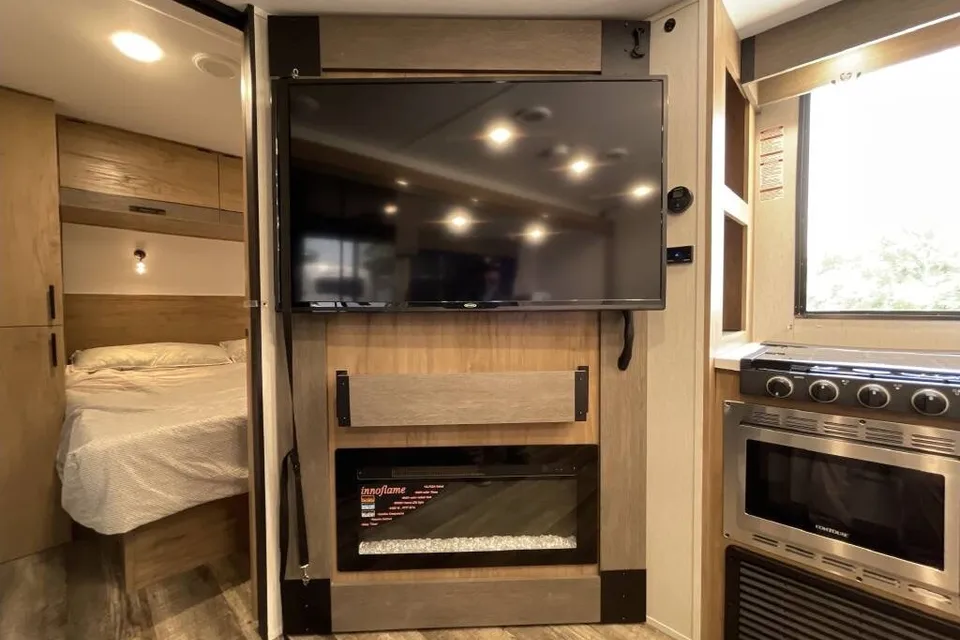 2025 Campsite Reserve Forest River 23lmr Travel Trailer