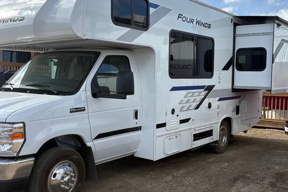Steve's Thor Motor Coach 22z Class C