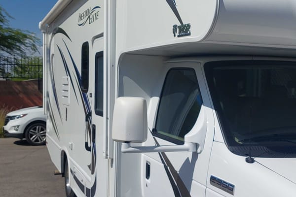 Clinton's Thor Motor Coach 2018 Thor Freedom Elite Class C